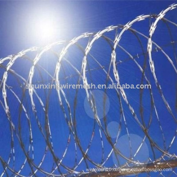 Razor Stacheldraht Grenze und Gefängnis Zaun